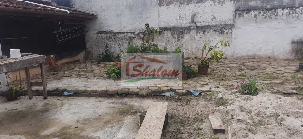 Casa em Caraguatatuba, no bairro Indaiá