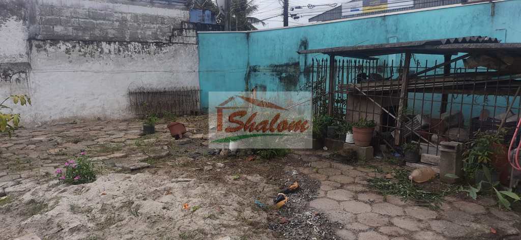 Casa em Caraguatatuba, no bairro Indaiá