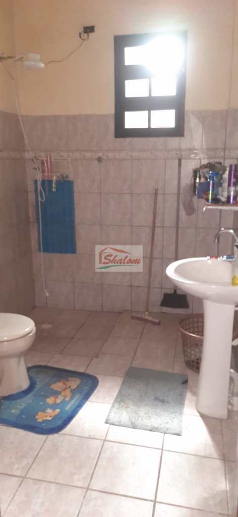 Casa em Caraguatatuba, no bairro Indaiá