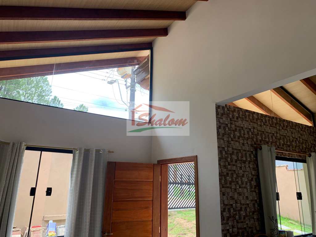 Casa em Caraguatatuba, no bairro Capricónio III