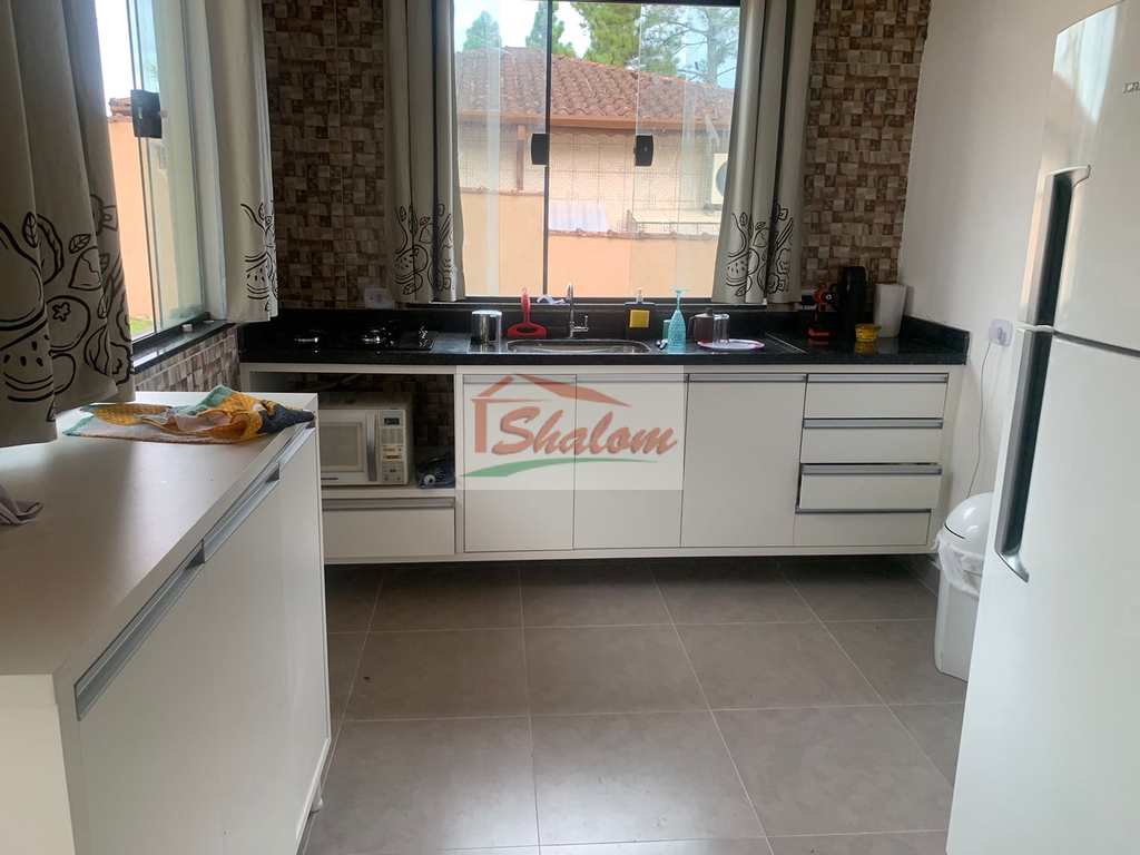 Casa em Caraguatatuba, no bairro Capricónio III