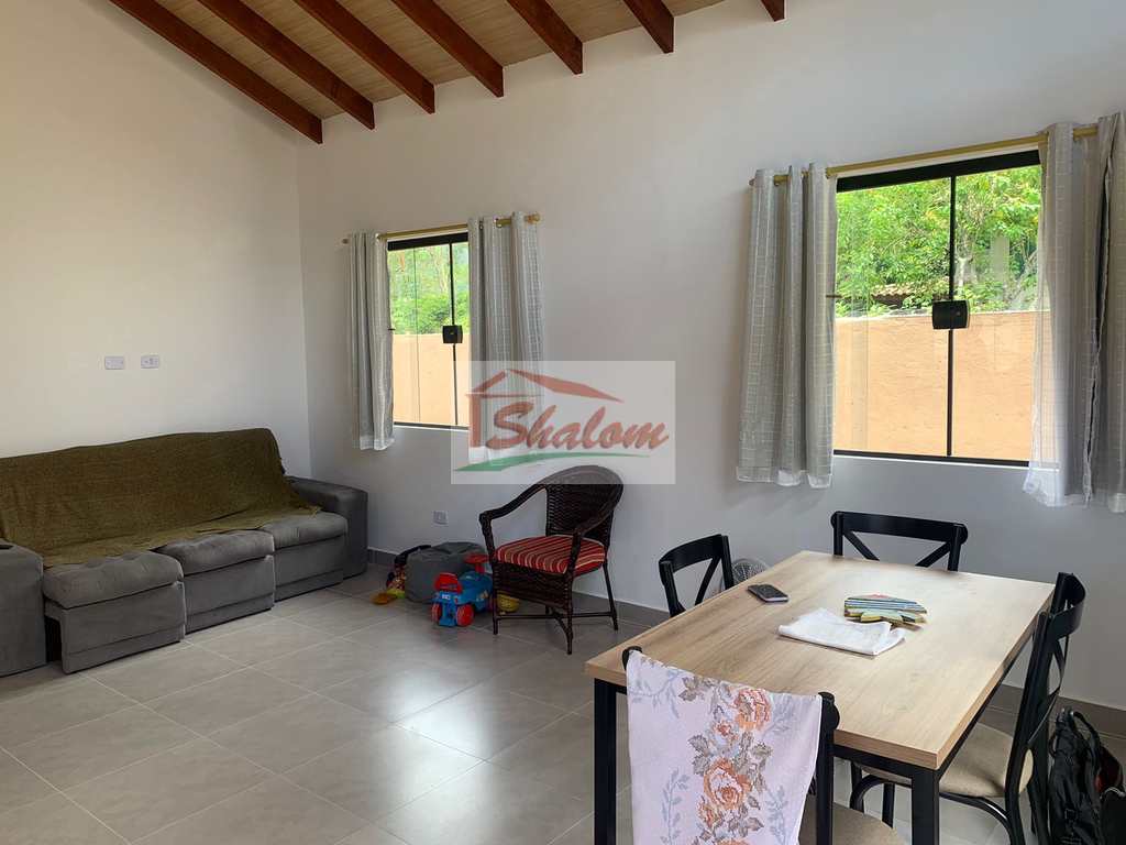 Casa em Caraguatatuba, no bairro Capricónio III