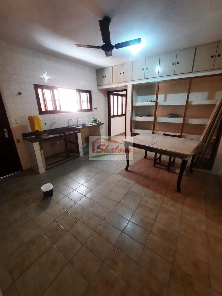 Casa em Caraguatatuba, no bairro Centro