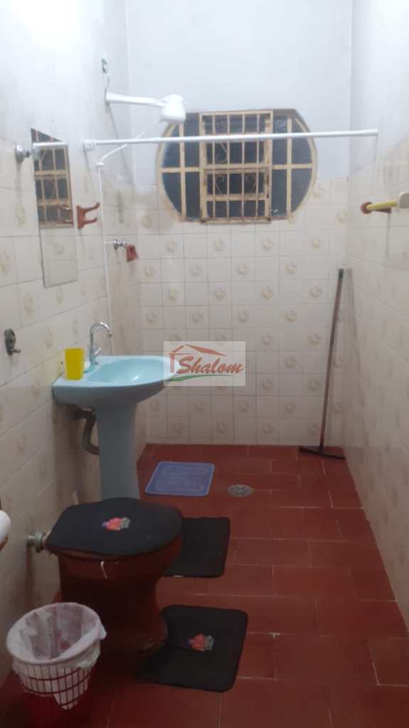 Casa em Caraguatatuba, no bairro Sumaré