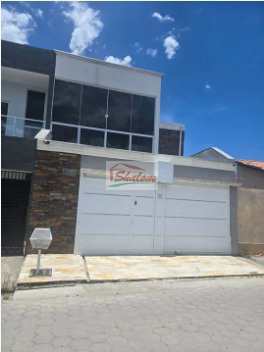 Casa em Caraguatatuba, no bairro Balneário dos Golfinhos