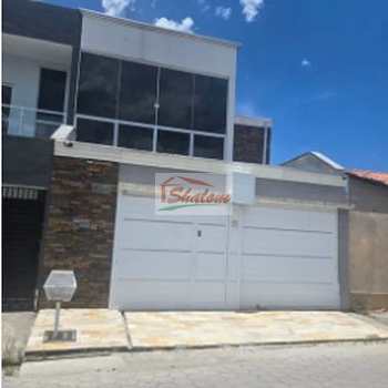 Casa em Caraguatatuba, bairro Balneário dos Golfinhos
