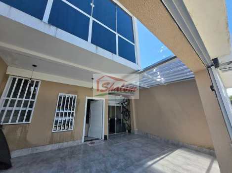 Casa em Caraguatatuba, no bairro Balneário dos Golfinhos
