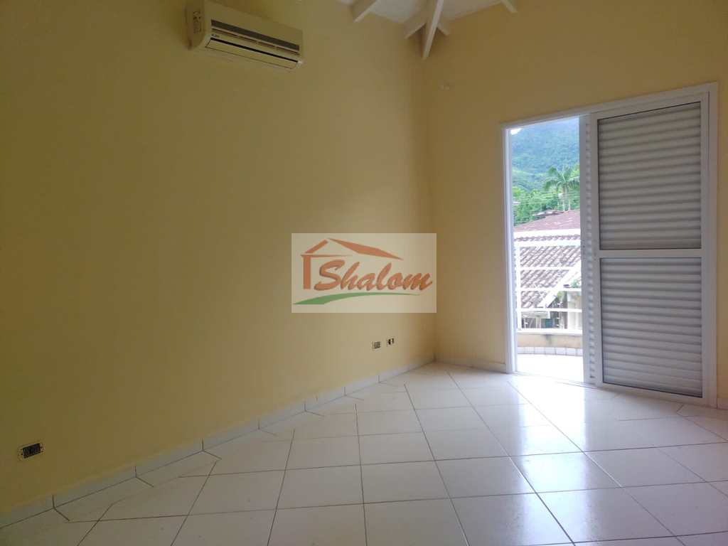 Sobrado em Caraguatatuba, no bairro Cidade Jardim