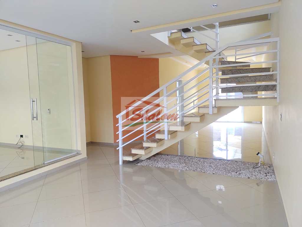 Sobrado em Caraguatatuba, no bairro Cidade Jardim