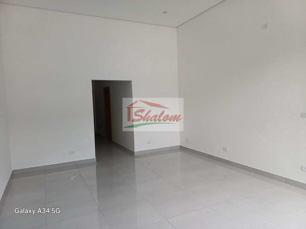 Casa em Caraguatatuba, no bairro Massaguaçu