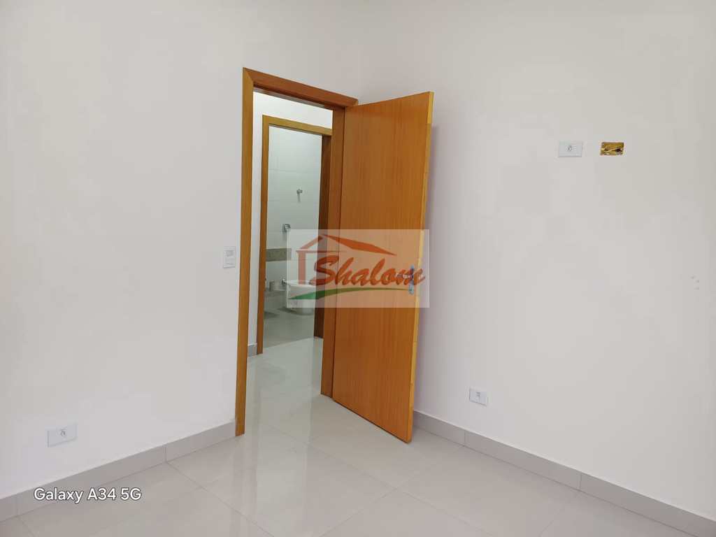Casa em Caraguatatuba, no bairro Massaguaçu