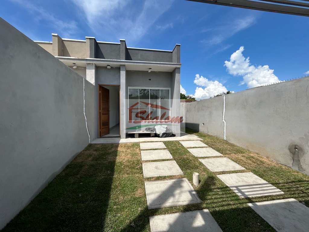 Casa em Caraguatatuba, no bairro Balneário dos Golfinhos