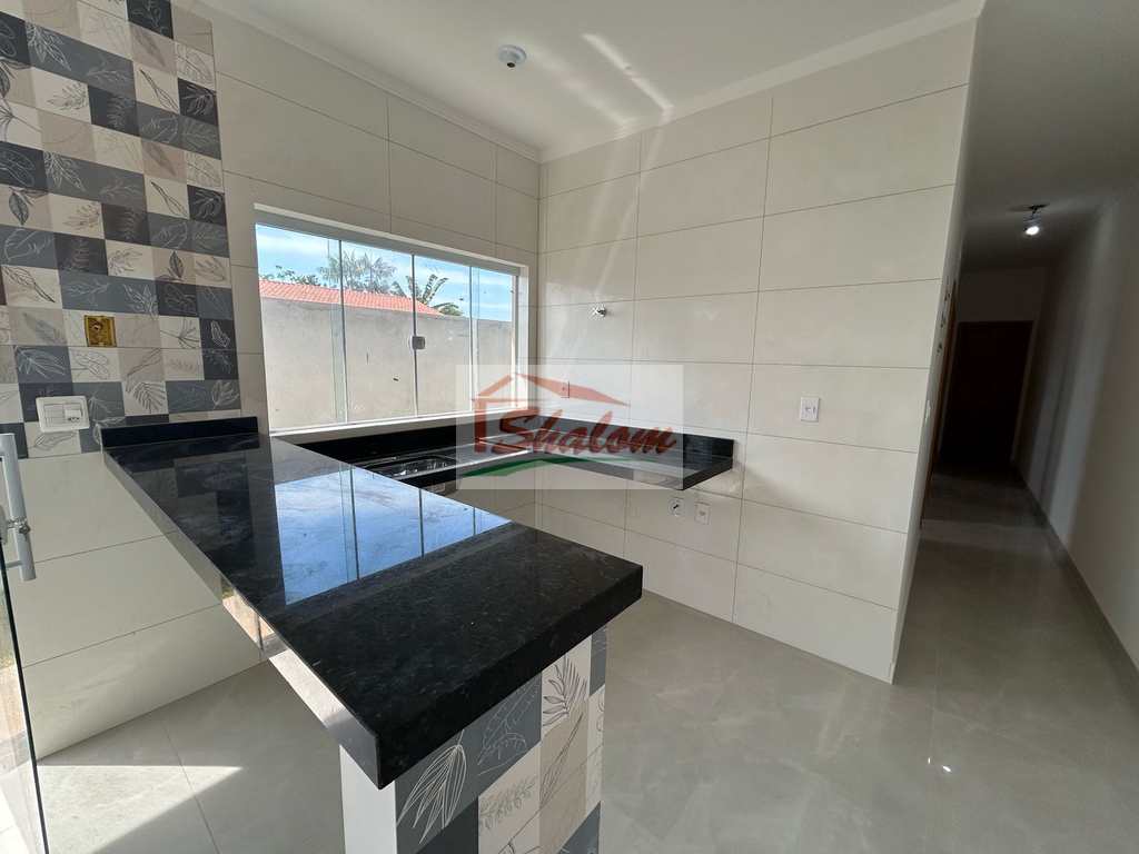 Casa em Caraguatatuba, no bairro Balneário dos Golfinhos