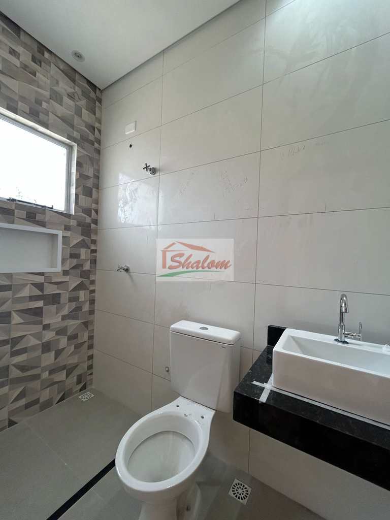 Casa em Caraguatatuba, no bairro Balneário dos Golfinhos