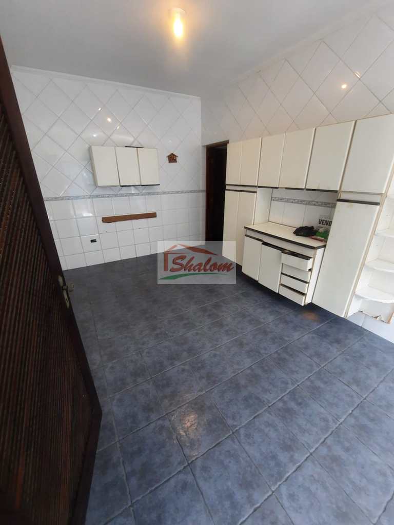 Sobrado Comercial em Caraguatatuba, no bairro Centro