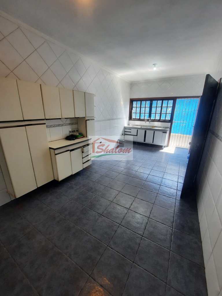 Sobrado Comercial em Caraguatatuba, no bairro Centro