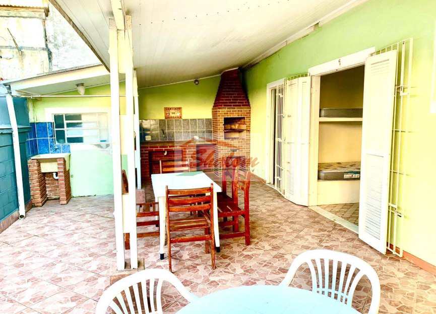 Casa em Caraguatatuba, no bairro Martim de Sá