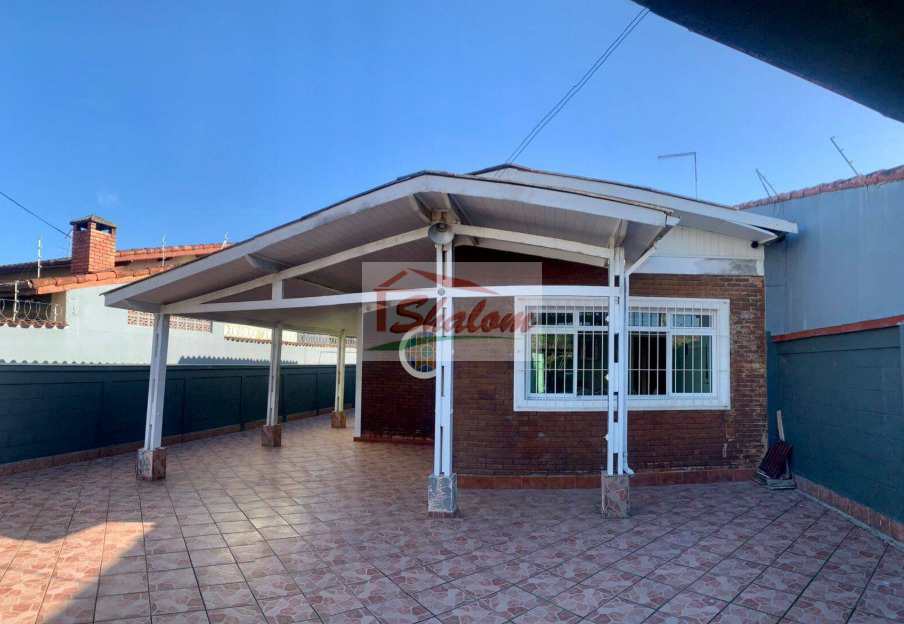Casa em Caraguatatuba, no bairro Martim de Sá
