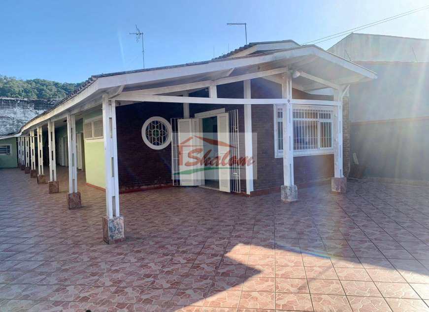 Casa em Caraguatatuba, no bairro Martim de Sá