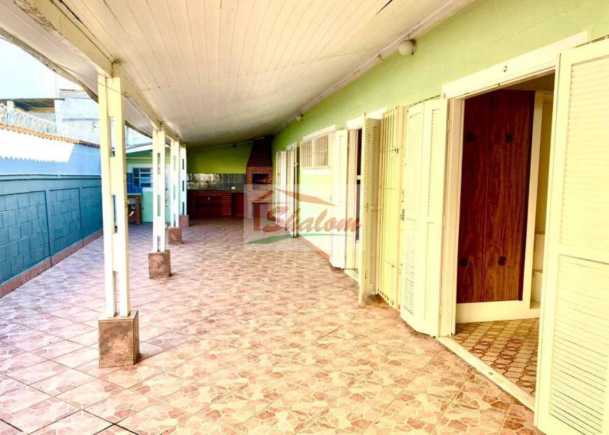 Casa em Caraguatatuba, no bairro Martim de Sá