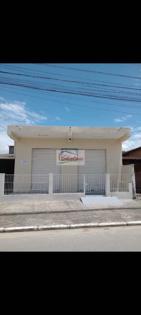 Conjunto Comercial em Caraguatatuba, no bairro Morro do Algodão