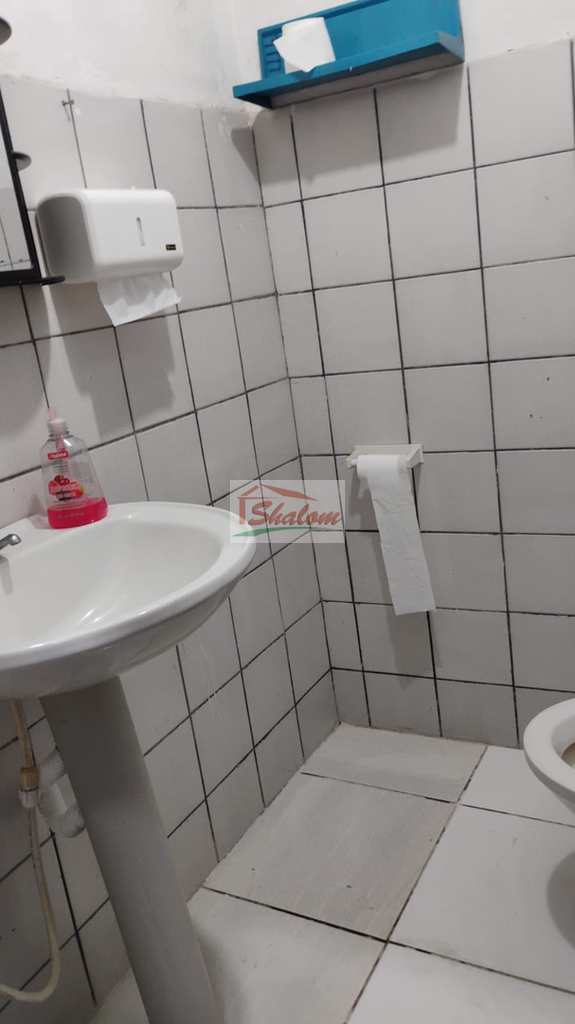 Conjunto Comercial em Caraguatatuba, no bairro Morro do Algodão