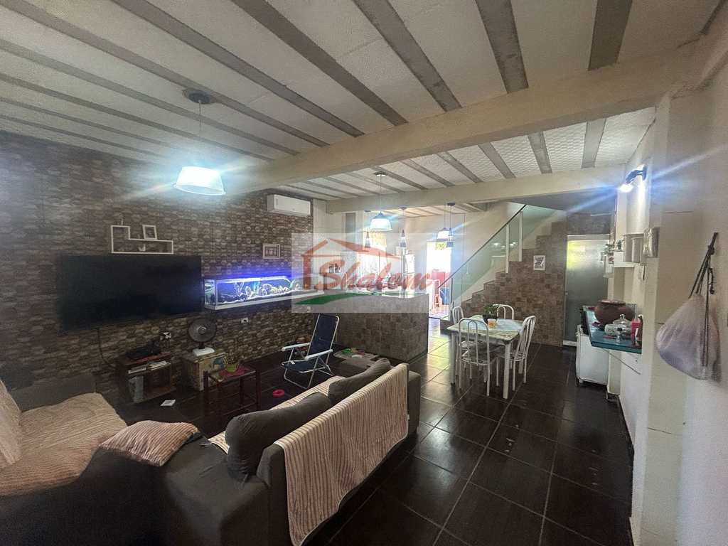 Casa em Caraguatatuba, no bairro Morro do Algodão