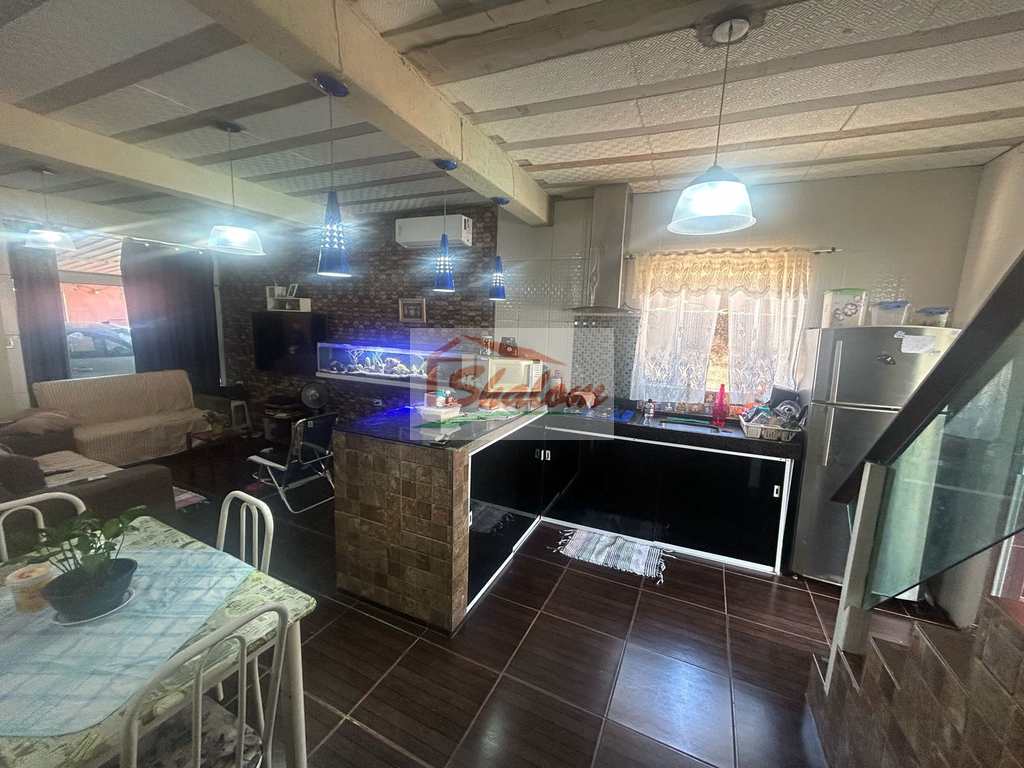 Casa em Caraguatatuba, no bairro Morro do Algodão