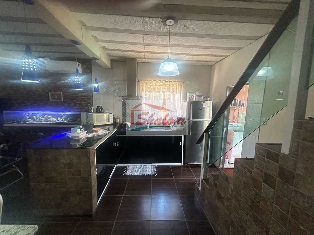 Casa em Caraguatatuba, no bairro Morro do Algodão