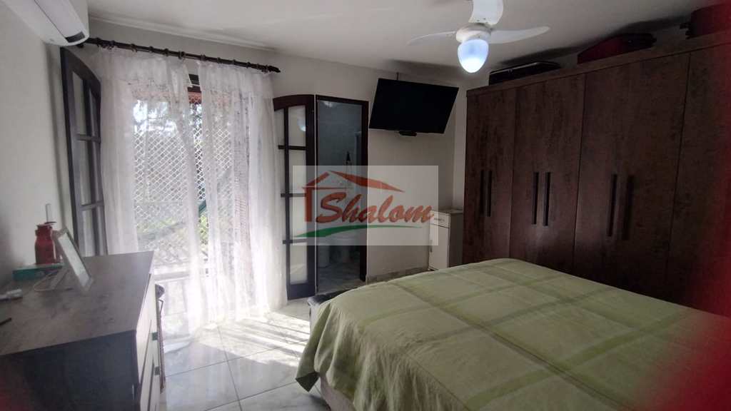 Casa em Caraguatatuba, no bairro Prainha