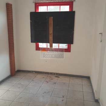 Casa Comercial em Santos, bairro Campo Grande