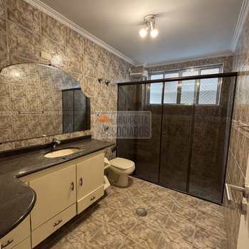 Apartamento em São Vicente, bairro Itararé