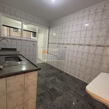 Apartamento em São Vicente, bairro Itararé