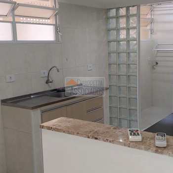 Apartamento em Santos, bairro Aparecida