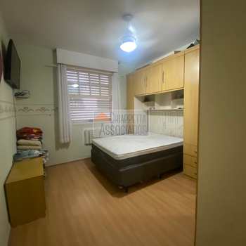 Apartamento em Santos, bairro Gonzaga