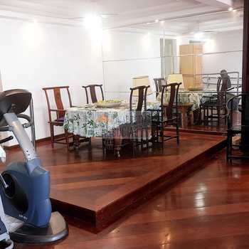 Apartamento em Santos, bairro Gonzaga