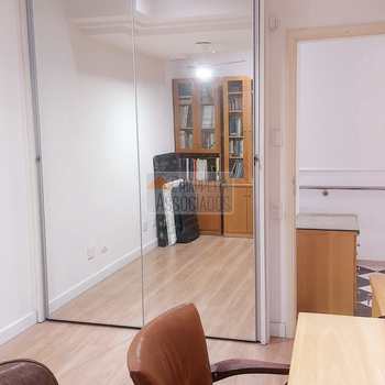 Apartamento em Santos, bairro Gonzaga