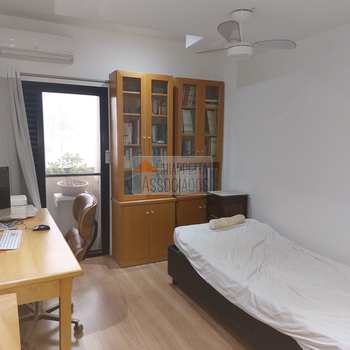 Apartamento em Santos, bairro Gonzaga
