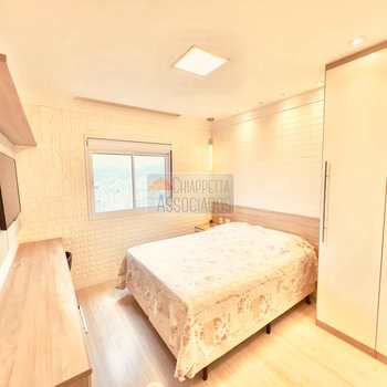 Apartamento em Santos, bairro Campo Grande