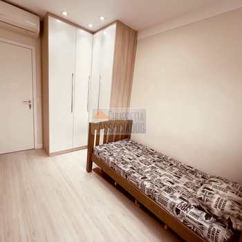 Apartamento em Santos, bairro Campo Grande