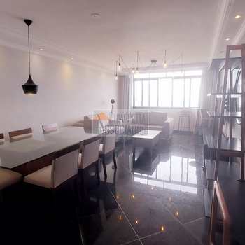 Apartamento em Santos, bairro Gonzaga