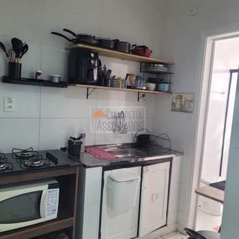 Kitnet em São Vicente, bairro Itararé