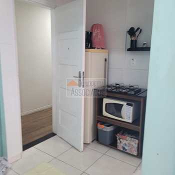 Kitnet em São Vicente, bairro Itararé