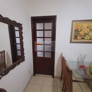 Apartamento em Santos, bairro José Menino