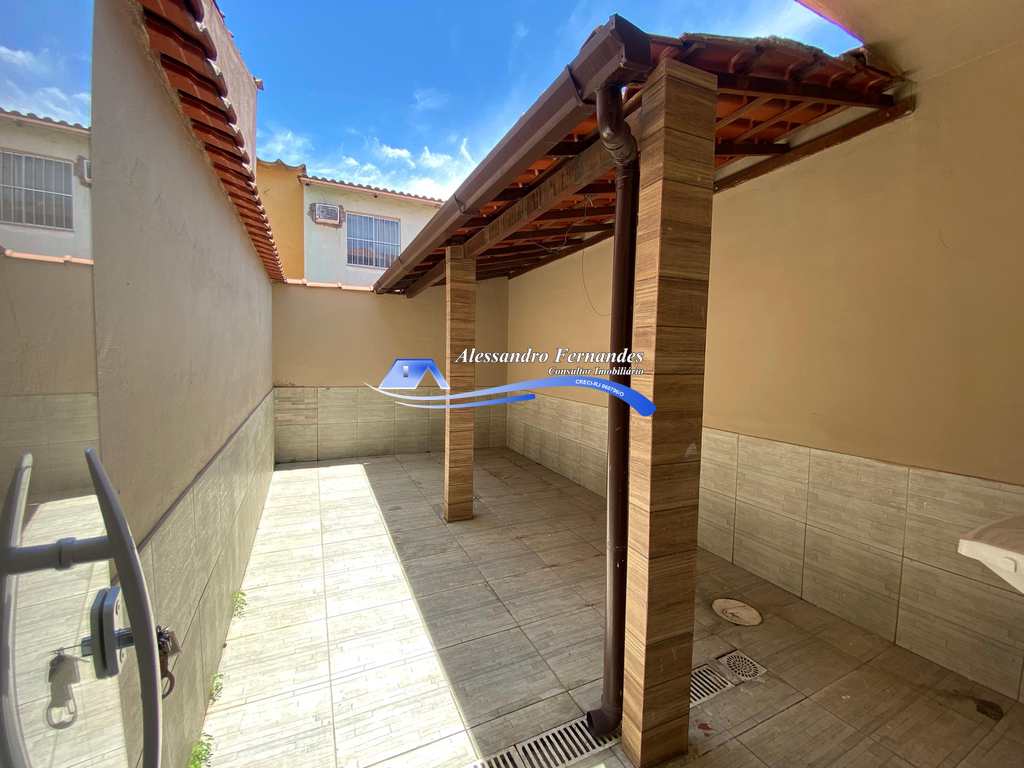 Casa em Queimados, no bairro Vila Pacaembu