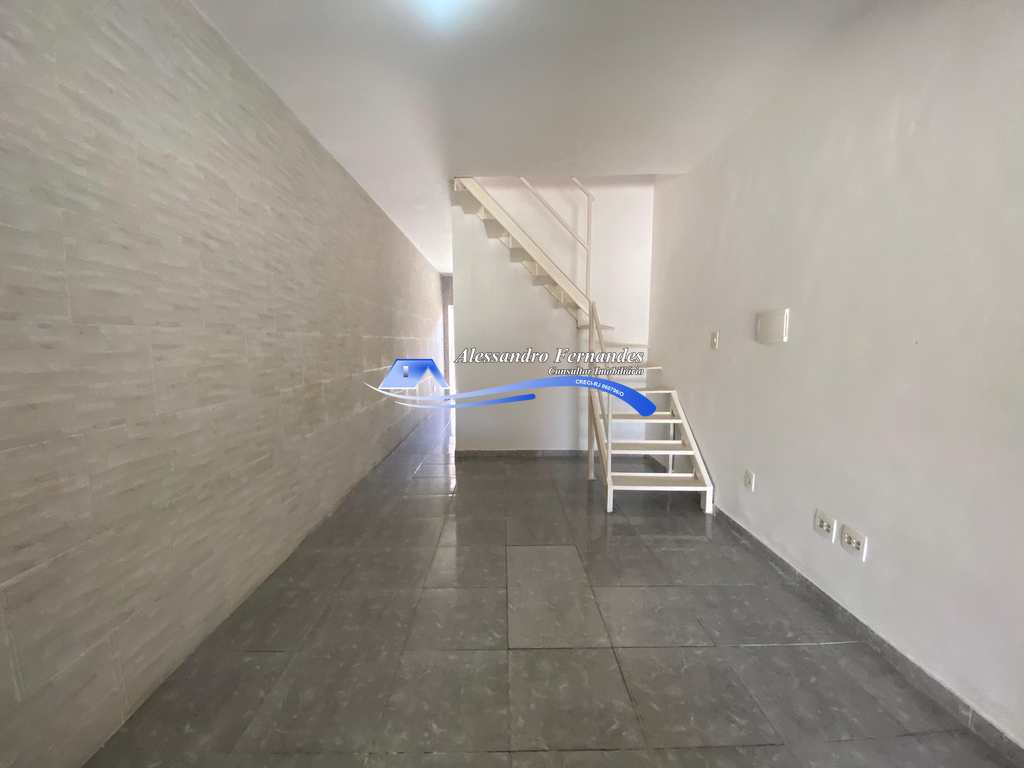 Casa em Queimados, no bairro Vila Pacaembu
