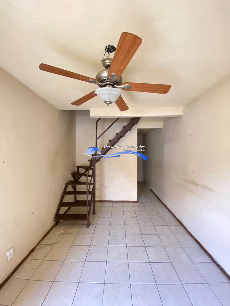 Casa de Condomínio em Queimados, no bairro Queimados