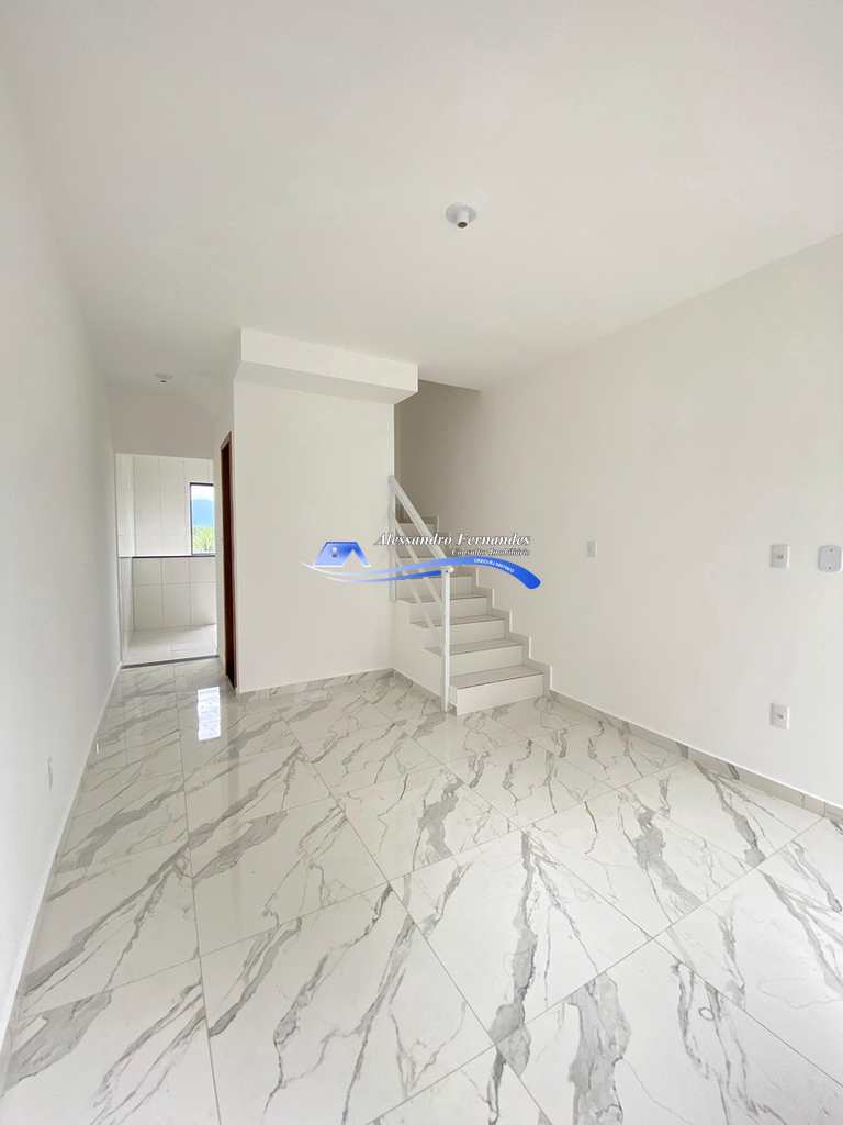 Casa em Queimados, no bairro do Carmo