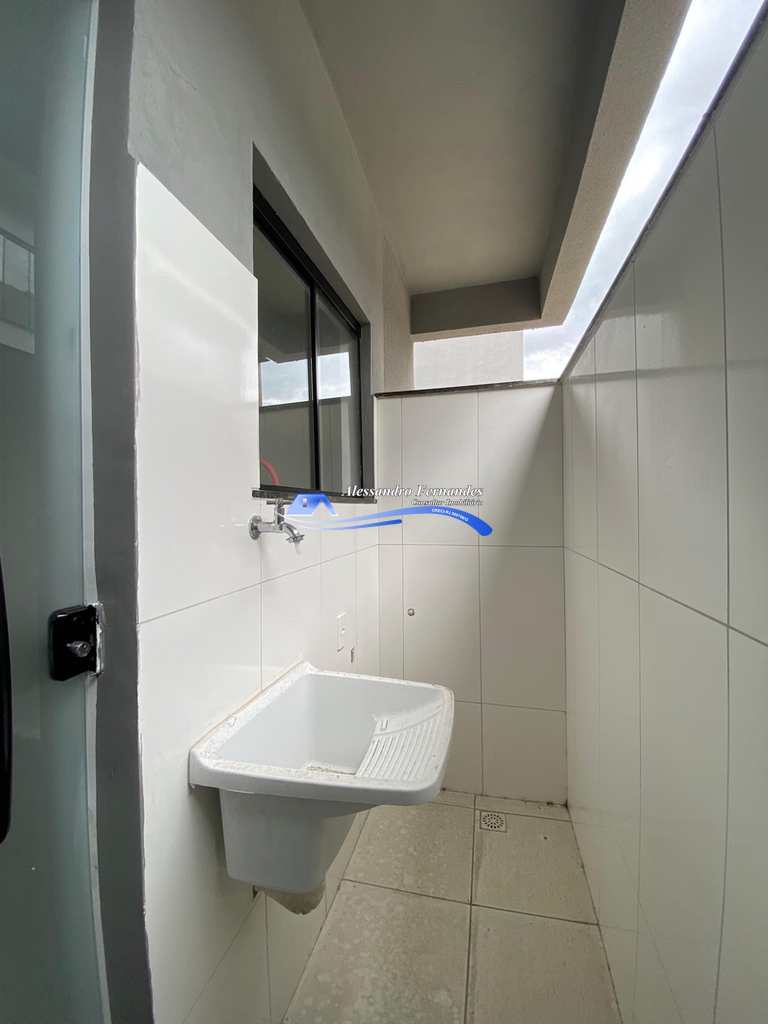 Casa em Queimados, no bairro do Carmo
