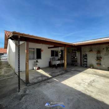 Casa em Queimados, bairro Vila Pacaembu